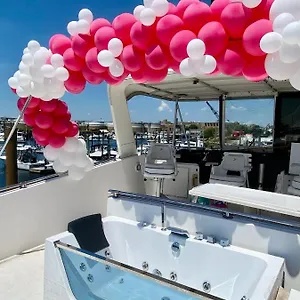  Botel Cozy Ocean 3xdeck Yacht