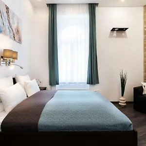 comfy-new-apartment-at-castle.inbudapesthotels.com/